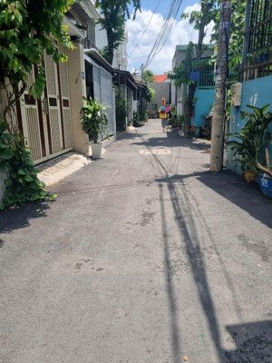 1 căn duy nhất hxh đường 109 phước long (b) 4.3 x 19 = 80m2