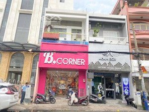 mt huỳnh văn bánh giáp lê văn sỹ, q3_ 5 x13m, 3 tầng hdt 35tr giá 22.5 tỷ tl