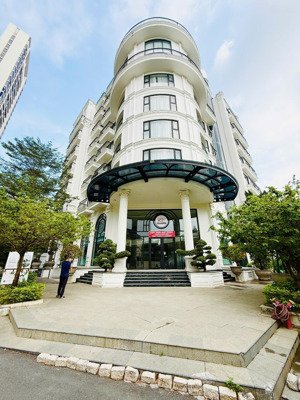 bán tòa nhà tương lai - 95 tỷ ~155 triệu/m2 - mặt tiền ngay song hành - 15x35m / cn : 610m²