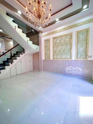 tài chính 2 tỷ | mua nhà đường tô hiệu, tân thành, tân phú giá 1,95 tỷ | tặng nội thất 