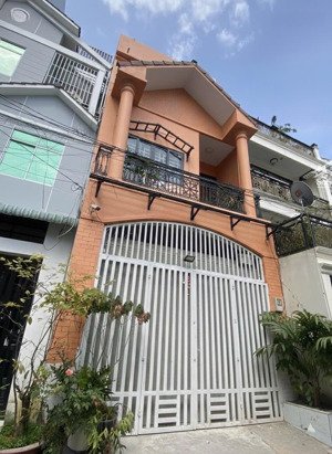 9.4 tỷ- ngang 5m, dài 13m- 3 tầng kiên cố- ô tô vào nhà - ngay kdc thuận phát, q.7