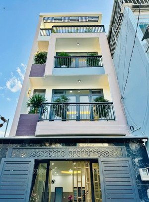 nhà hẻm 5m_________ thống nhất, phường 11__diện tích :4,9mx15m ___3 lầu 4 phòng 5wc = 8,2 tỷ