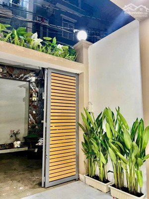 nhà phố siêu đẹp hẻm nhựa 5m, xe hơi vào tận nhà kết cấu: 1 trệt 1 lầu 3pn - dt 4 x 17 giá 5,1 tỷ