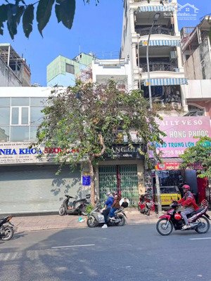 duy nhất! nhỉnh 18 tỷ sở hữu ngay mặt tiền kd đinh tiên hoàng, q1. 4 tầng 2 mặt thoáng, sd 100m2
