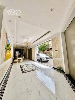 cho thuê nhà nguyên căn phố ngô gia tự đức giang 80m2 5 tầng thang máy ô tô trong nhà