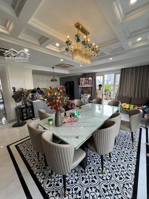 mặt phố thọ tháp - vìa hè - kinh doanh đỉnh - view trường quốc tế: 200m2 x 4 tầng, mặt tiền 14m.