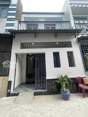 nhà sổ hồng chung gần cầu rạch tra , dt 45m2 ( 4,5m x 10m) - 1 lầu