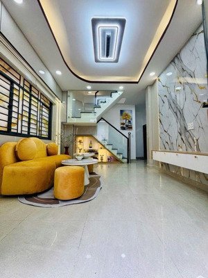 nhà quận 8, ba đình, dt 5 x 7m , 4 tầng, 4,9 tỷ.