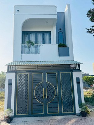 bán nhà mới xây 1/dh 616 tân định bến cát ( cũ) 105m2 full thổ cư