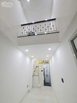 Bán nhà hẻm Q10, Ngô Quyền, 15m2, 4T, 2PN, SHR - 3.65 tỷ