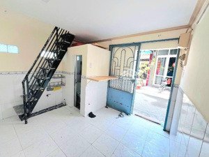 chỉ 1.05 tỷ có nhà 2 tầng nhỏ xinh, ngang 3.5m, quận 8, âu dương lân, hẻm 6m thông, xe hơi đỗ cửa