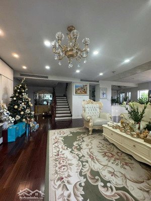 căn góc 3 thoáng duplex thông tầng 3pn 303m2 sân vườn chạy quanh toà golden westlake view hồ tây