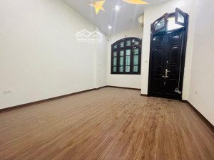 hiếm bán nhà phố xã đàn, gần phố , chợ , 30m ra mặt đường, sổ nở hậu siêu đẹp . 45mx4tầng .8tỷ86