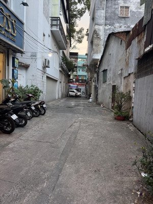 quận 5 - trần phú - hẻm xe hơi - ngang 4.6m x 15m - chỉ 8.4 tỷ