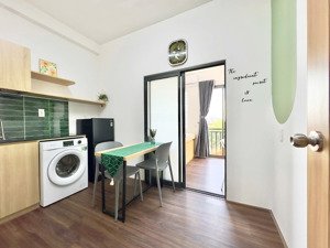 căn 1 phòng ngủ ban công thoáng mát nhà mới ngay tại phố ẩm thực phan xích long