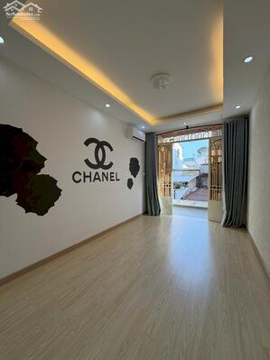 CỰC HIẾM! Nhà mới 3 tầng CAO ĐẠT Q5 - HẺM 4M THÔNG - CHỈ HƠN 5 TỶ Xách vali vào ở ngay