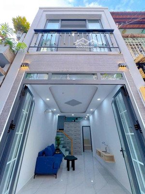 hàng khó tìm bán nhà võ văn kiệt, q5 38.5m2 sổ hồng riêng sang tên ngay, cho thuê tốt
