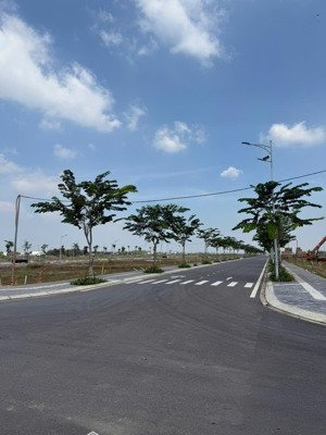 ra gấp lô đất 90m2 liền kề võ văn kiệt nối dài, ngay cầu xáng ngang. shr, nh hỗ trợ 75% tới 40 năm