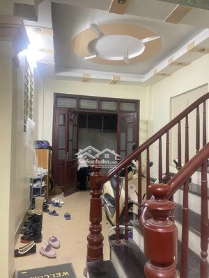 bán nhà trần phú, hà đông 33m, 4 tầng, mt 4m. giá 8.6 tỷ. khu vực dân cư đông đúc.