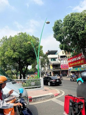 hẻm xh thông cmt8_bờ kè hoàng sa, lô góc 2 mặt hẻm tiện xây mới -dt 4.3x15- sổ nở hậu- chỉ 8.55 tỉ