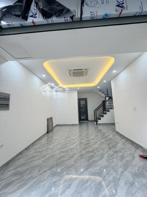 bán nhà hoàng hoa thám - tây hồ, nhà mới - thang máy, ngõ nông, vị trí đẹp, ôtô tránh full nội thất