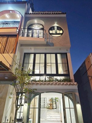 nhà 3 tầng tiểu la thiết kế đẹp như vi la kiệt ô tô hiếm nhất khu hòa cường vị trí vàng