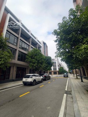 bán nhà thô mt4,5m ngay tại trunv tâm đại đô thị vinhomes ocean park 3, nghĩa trụ, hưng yên