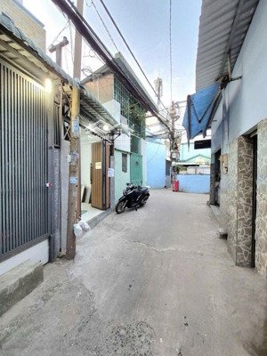 bán nhà cạnh trường cấp 2 hoàng quốc việt-hẻm 3m-chỉ 20m ra mặt tiền huỳnh tấn phát-3pn-chỉ 4.299 t