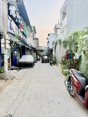 siêu phẩm nhà mới đẹp ...ôtô vào nhà gần aeon tân phú, 4.4 x 12m, 5 tầng, sổ a4 hoàn công đủ, tặng