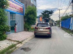 chính chủ bán lô 83m mặt tiền đường 963, phú hữu giá 5.5 tỷ ( sổ sẵn )