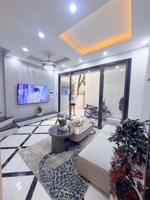 bán nhà riêng 30m2, 9,5 tỷ tại thanh nhàn, hai bà trưng, hà nội