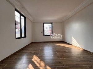 bán nhà kim đồng, hoàng mai; ô tô tránh, vỉa hè; 60m2; mt 4.8m; 29.8 tỷ