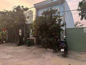 nhỉnh 50tr/m2- 81.2m2 ngang 4m vuông a4- hxh sát vinhomes- chủ thiện chí bán