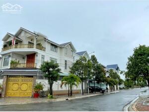 Bán đất biệt thự Phước Sơn, P.11, Tp. Vũng Tàu: 10 x 18, giá 11,5 tỷ.