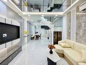 chỉ 8tỷ680 (tl) hoàng văn thụ - 5 tầng - nở hậu tài lộc - sát mặt tiền - sang xịn mịn giáp sân bay