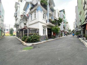 nhà hẻm 124 phan huy ích 60 m 3 tầng 5.4 tỷ hẻm oto