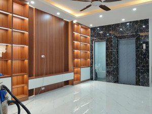 -chính chủ bán nhà 7 tầng thiết kế cầu thang máy đây đủ công năng sử dụng tại phường đại mỗ hà nôi