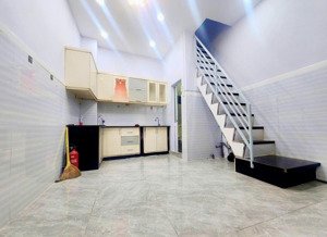 chỉ gần 2.95 tỷ nhà 3 tầng trần hưng đạo, q5 sổ riêng ở ngay