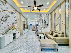 chốt ngay căn nhà 63m2 ngay phổ quang, phú nhuận, 2 tầng - 3 tỷ 410 - shr, vị trí đắc địa, hẻm 5m