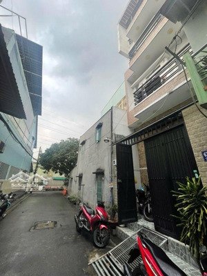 nhà đẹp 4 tầng - sát vách tên lửa - xe hơi ngủ trong nhà - chỉ nhỉnh 5 tỷ