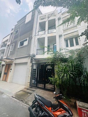nhà đẹp 4 tầng-p12-tân bình-ngang 6,5m-vị trí đắc địa-chỉ 18,5tỷ