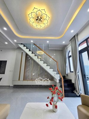 bán gấp nhà 1 trệt 1 lầu hoàn công xây dựng 1 sẹt đường nguyễn khuyến, ngay chợ ngã 4 phú thọ