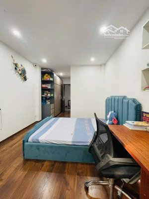 nhà 5 tầng thiết kế đơn giản, dễ ở, ô tô cách nhà 20m đại mỗ. 5,x tỷ sđt 