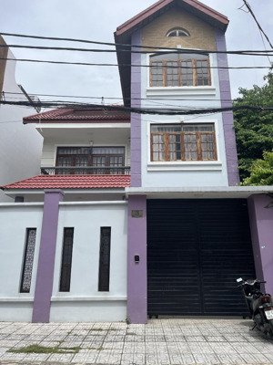 cần bán biệt thự mái thái khu tên lửa cạnh aeon mall bình tân