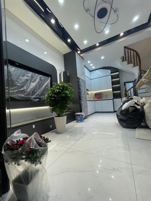 siêu mới bán nhà phố tôn đức thắng, mới kính koong, nội thất full, ngõ nông thông nhiều nơi 35mx5tg