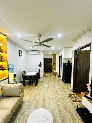 chủ nhà cần bán gấp trước tết căn 62m2 căn tầng đẹp tòa xuân mai complex,lh xem nhà : 