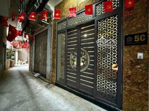 bán nhà xây mới 5 tầng mặt tiền siêu đẹp gần phố giá 9,6 tỷ