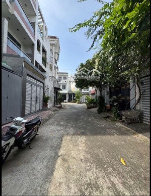 bán đất phân lô đường xe hơi tránh ngay phường linh trung - thủ đức