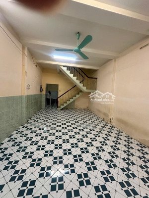 bán nhà hxh trần phú quận 5, 2 lầu, 65m2 nờ hậu chỉ 8,4 tỷ