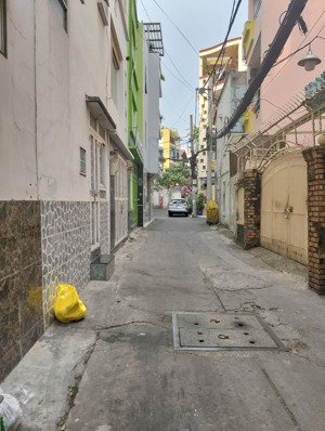 chủ ngộp nặng - nhà 4 tầng btct phú nhuận, sát hẻm xe hơi, 68.5m2, 5pn, giá 7.85 tỷ thương lượng